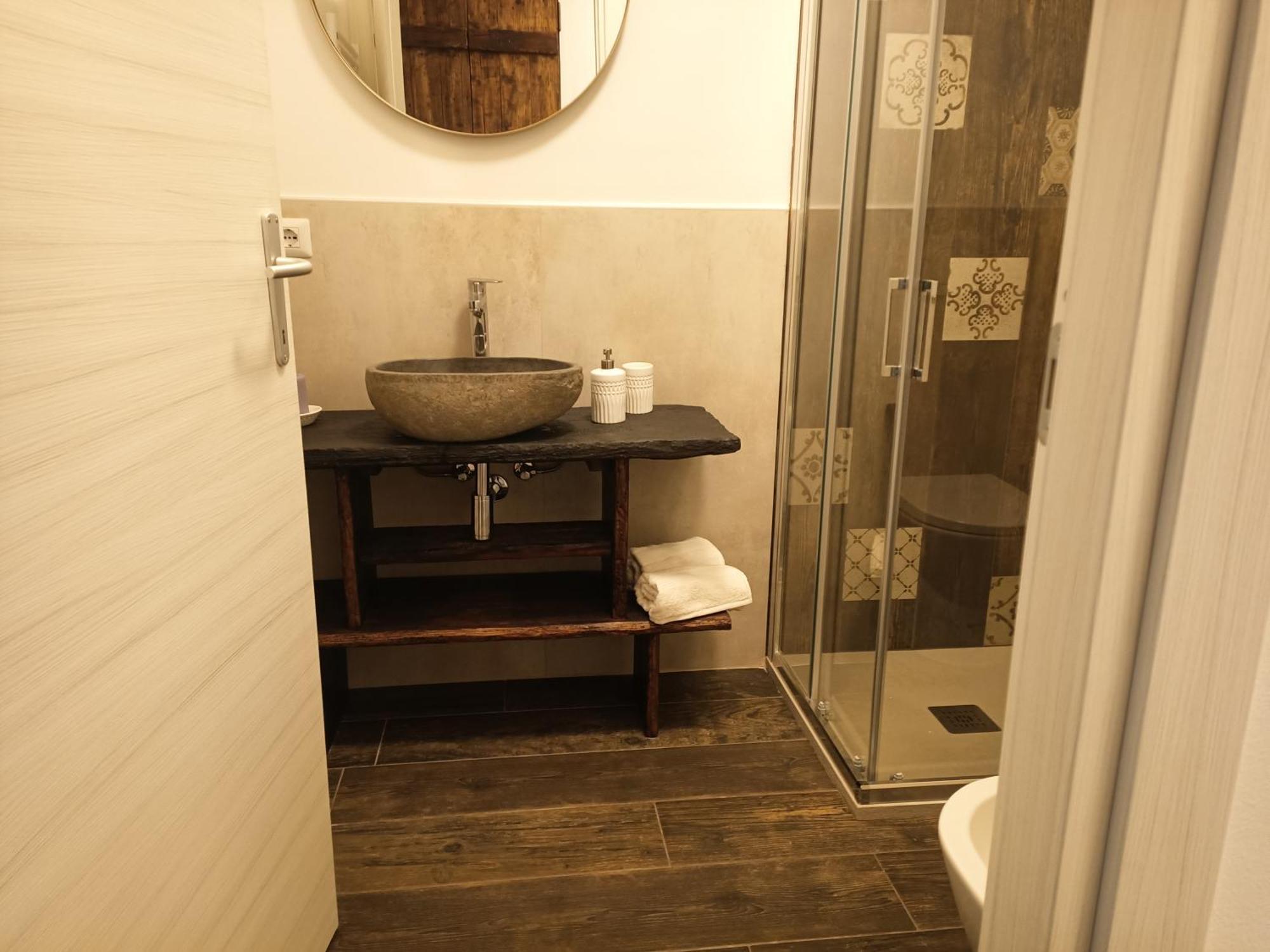 Alloggio Delizioso Domodossola Rooms Exterior foto