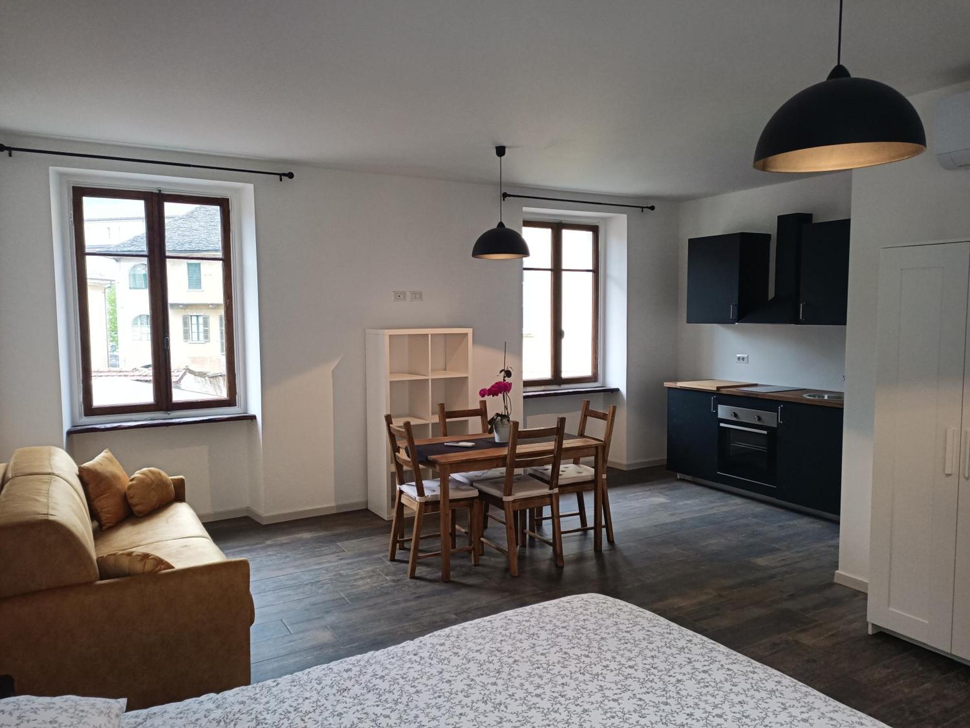 Alloggio Delizioso Domodossola Rooms Exterior foto